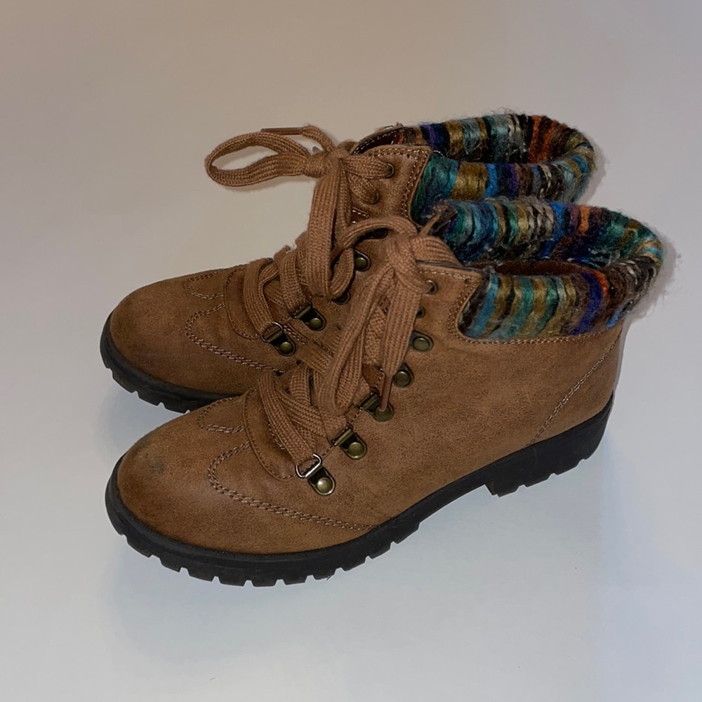 "HIKING" STYLE BOOTS - Cliffs by White Mountain